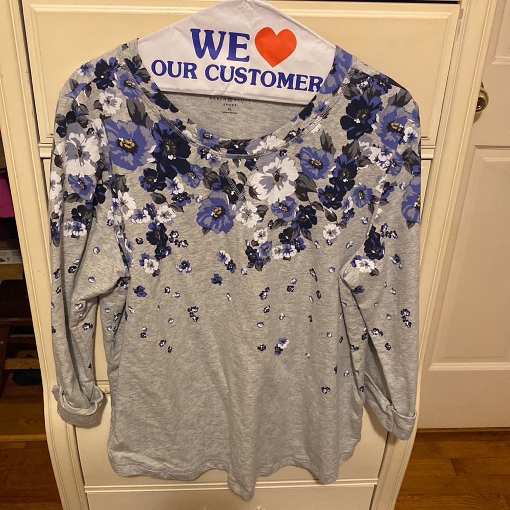 Women’s Karen Scott 3/4 grey floral shirt